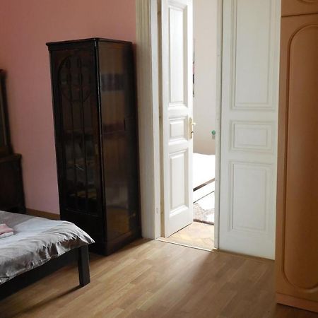 2 Room Apartment Near Opera House Lviv Buitenkant foto