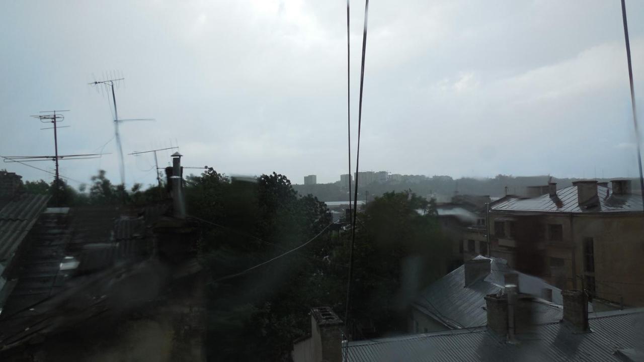 2 Room Apartment Near Opera House Lviv Buitenkant foto