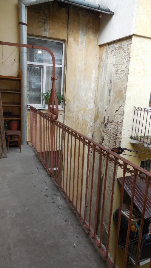 2 Room Apartment Near Opera House Lviv Buitenkant foto