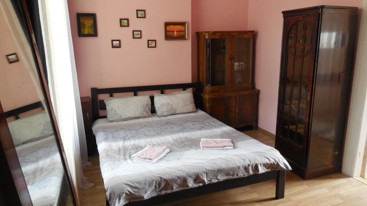 2 Room Apartment Near Opera House Lviv Buitenkant foto